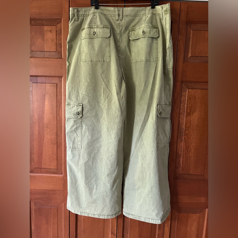 BP Olive Green Cargo Pants - Picture 4 of 5